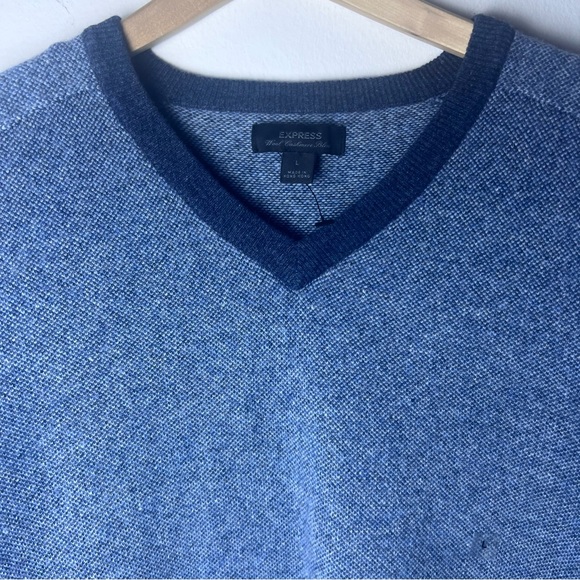 Express Men’s Wool and Cashmere Blend - V Neck Sweater - Two Toned Blue -Size L - Picture 2 of 8